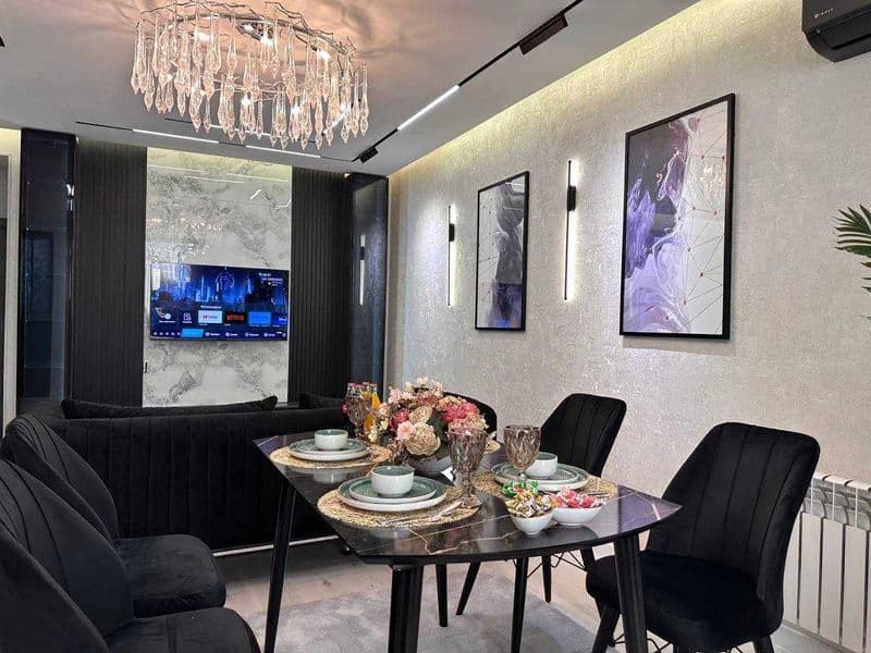 Район: Юнусабадский<br />
Адрес: ЖК Мухташам<br />
<br />
Ко