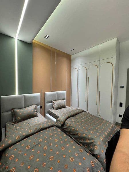 • Район: Мирабад <br />
• НРЖ Ойбек <br />
• Комнат: 3<br />