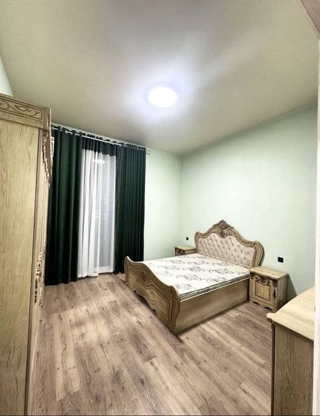 Manzil: Qoʻyliq Bozor Roʻparasida, Compass Torgoviy Sentr, M