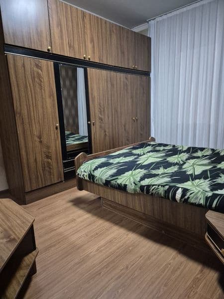 Юнусабад-19,, 3/3/5<br />
<br />
Цена 550$ - 92 кв.м<br />
< — фото 3