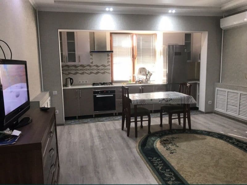 Квартира 3/8/9 65кв чистая ухоженная, на долгосрочную аренду