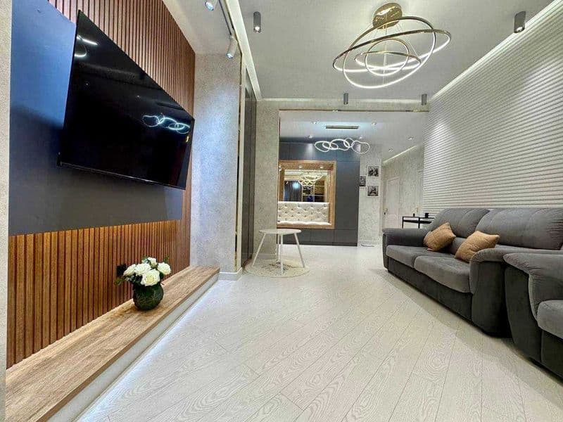 Район: Юнусабадский<br />
Адрес: шохсарой<br />
<br />
Комна — фото 2