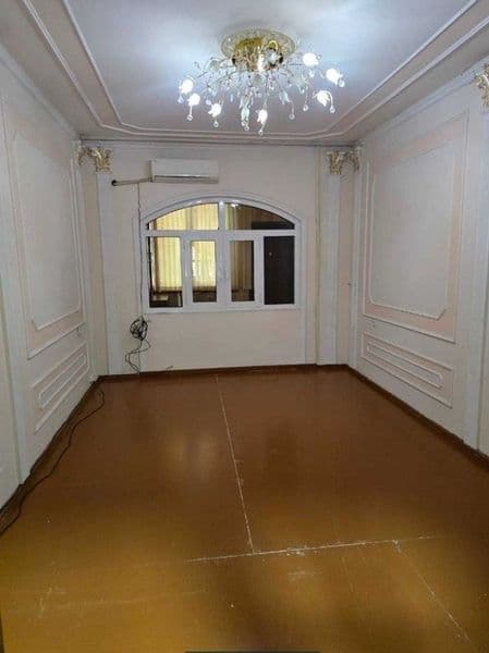 Сдается 3 комнатная квартира на 1 этаже на Карасу 3.<br />
П