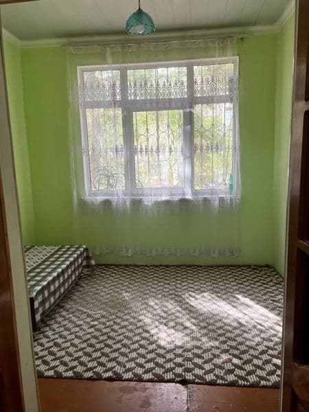 Средний ремонт<br />
Первый этаж 4 этажный дом.<br />
Пешком — фото 2