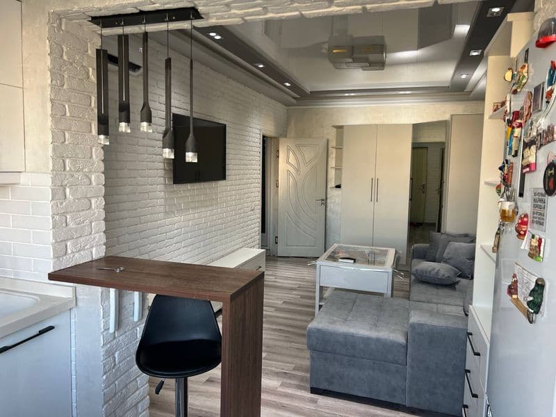 Сдаётся квартира.<br />
Однокомнатная, переделанная в двухко