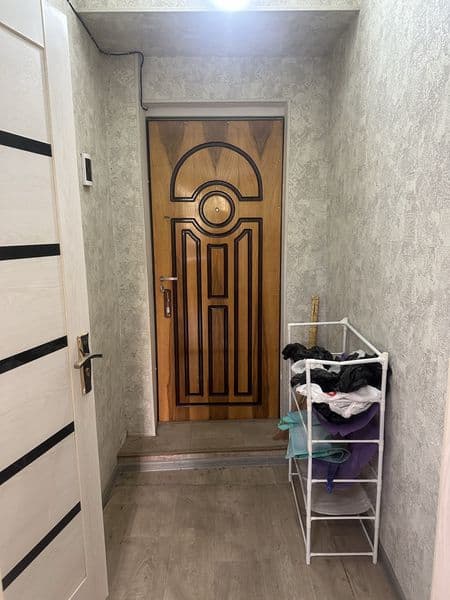 Сдаётся квартира на долгий срок бывшое общежитие все внутри 