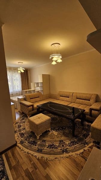 сдам  свою  квартиру в центре по улице махтумкули грин парк.