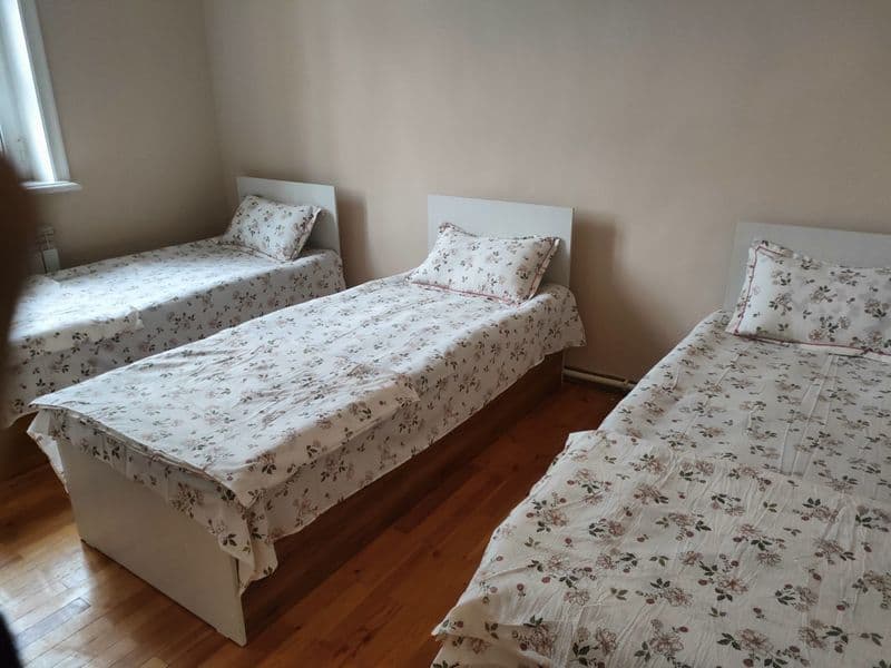 Кизлар учун квартира 13 кишилик<br />
Метро Чилонзор<br />
Д — фото 2