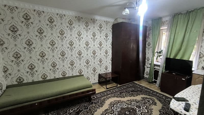 Сдаётся на 2 месяца<br />
Апрель Май. <br />
Чиланзар 6<br /