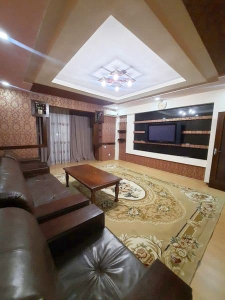 Квартира укомплектована мебелью и техникой.<br />
Ориентир: 