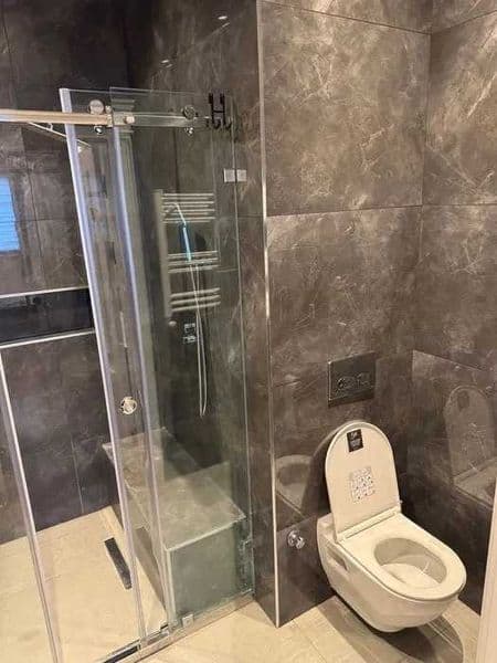 Район: Яккасарайский<br />
Адрес: Бабур<br />
<br />
• Комна — фото 5