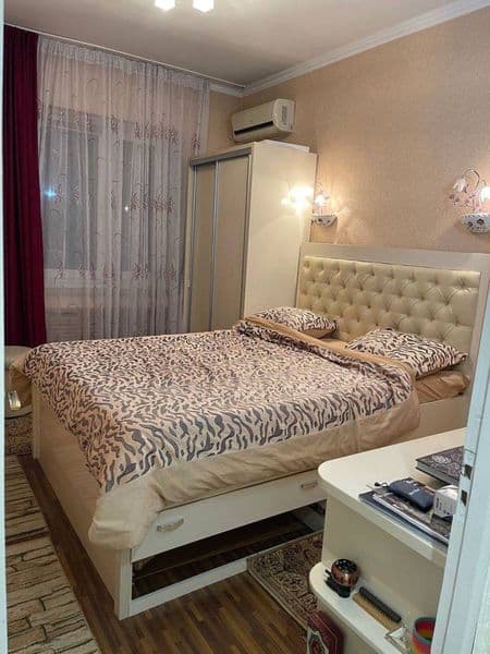 Sheriklikka kvartiraga 1 ta qiz kerak. Student, ozoda, tarti