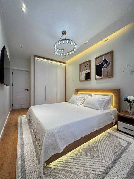 3 комнатную квартиру на 5 этаже,<br />
В квартире есть все н