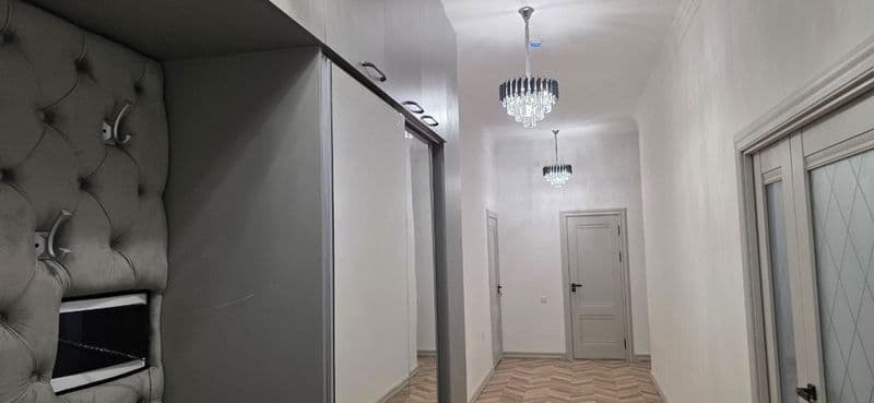 Чистая , после ремонта никто не жил, 3 санузла, балкон , ряд — фото 3