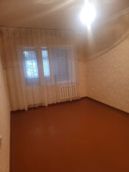 Квартира на 2этаже пустая хорошем состоянии только семейным.