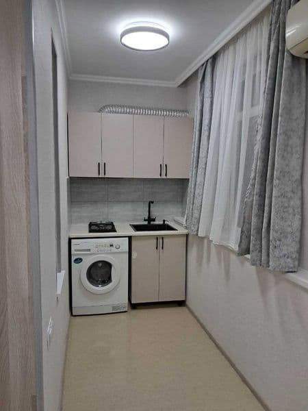 Сдается. 1 комнат. 1 этаж. Переделанная в 2х. 40м2. Балкон 1 — фото 3