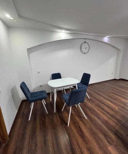 Сдаётся 2х комнатная квартира на Максим Горький. <br />
Мирз — фото 3