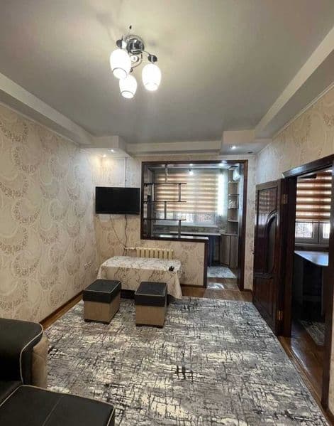 Чистая уютная квартира возле станции метро Чиланзар.<br />
С