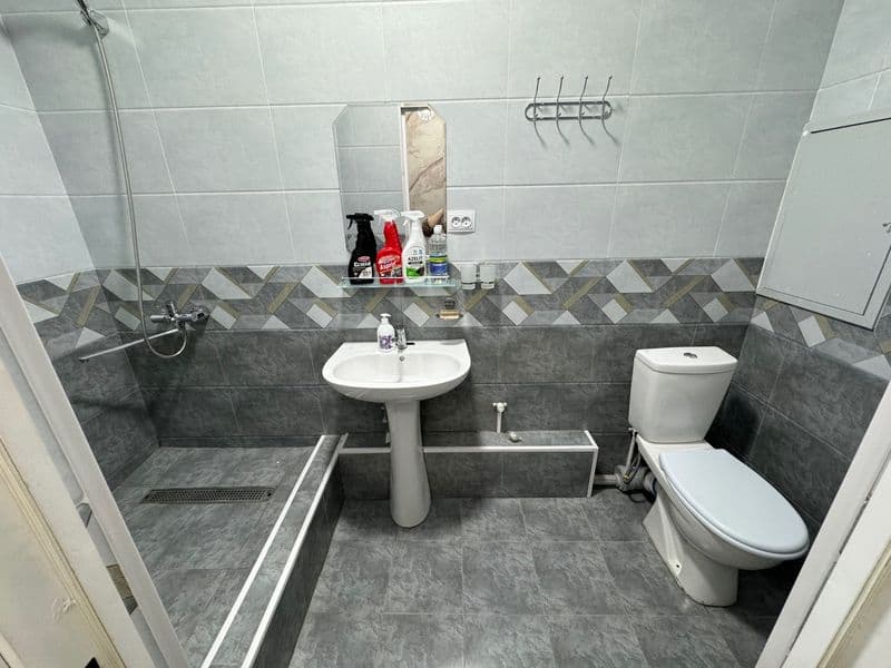 С ремонтом Поблизости есть школа и базар Куйлук