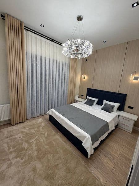 Ориентир (Чиланзар метро)<br />
2/4/8<br />
Кирпичный<br />
