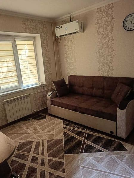 Сдаётся 1-комнатная квартира на Бектемире. <br />
Аренда дол