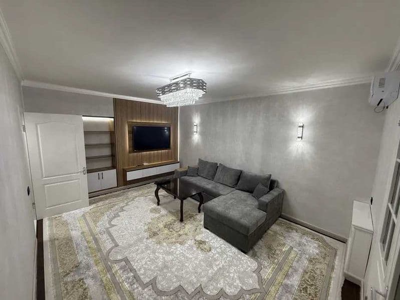 Сдаётся 1-комнатная квартира, переделанная в 2-комнатную, от