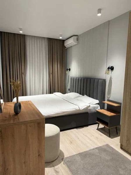 Район: Юнусабад <br />
Адрес: Шахристанская<br />
<br />
Ком