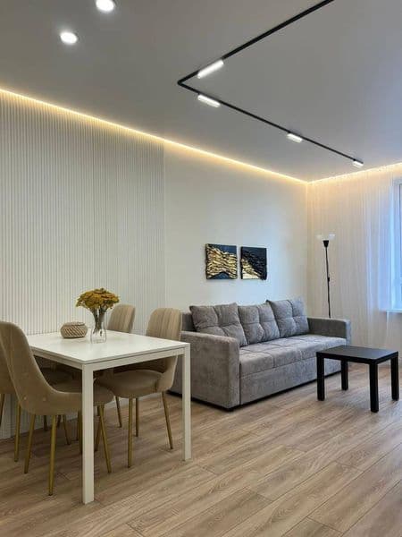 2 комнатную квартиру на 3 этаже,<br />
В квартире есть все н