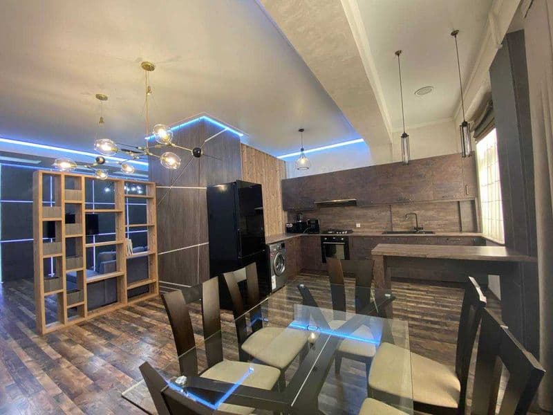 Сдается квартира на Бывшем Перфектуме<br />
Ориентир - Ресто