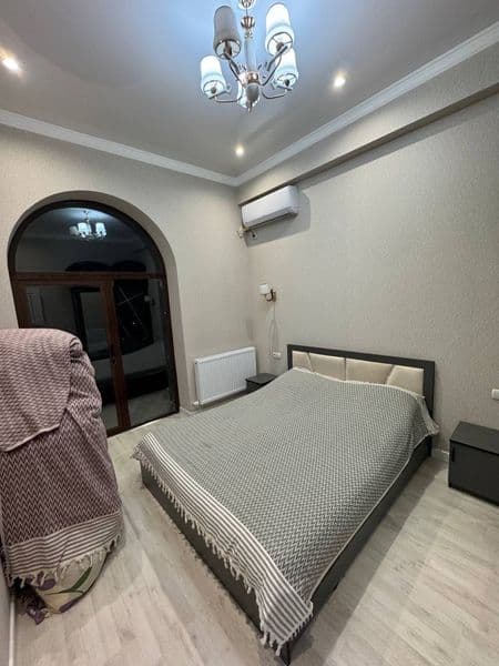 Район - Алмазарский<br />
Ориентир - Олимпия<br />
Комнат - 