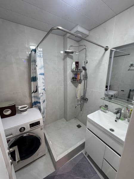 Сдаётся своя 2 комнатная квартира с новым ремонтом. Новостро — фото 4