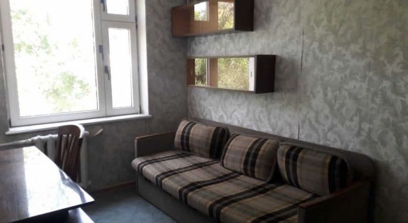 Срочно сдается квартира сзади отеля . Квартира сдается семье