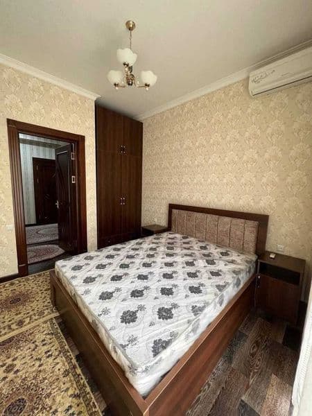 Yakkasaroy tumanida, Oybek metrosi yonida 2 xonali shinam va