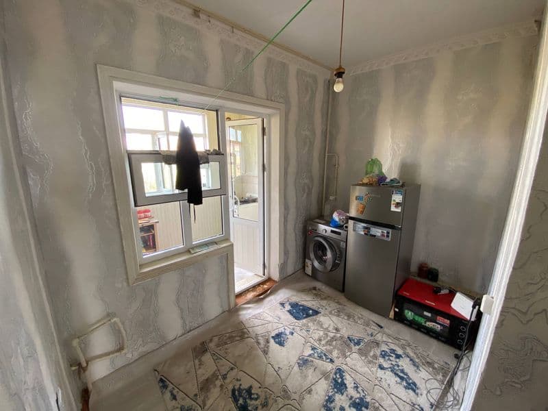 Sergeli-1 hududida, metroga yaqin joylashgan kvartirada xona