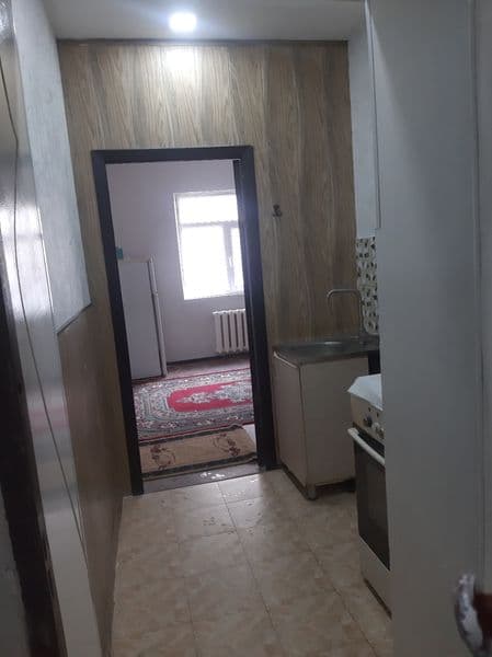 1 honali 2 etaj sergeli massiv 5.metro yaqin 9 bekat.bozor y