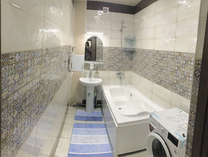 Отличное расположение дома - всё рядом - много магазинов, Це — фото 5