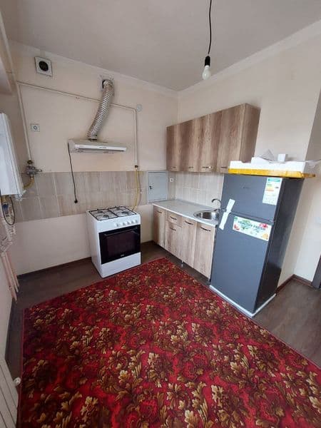 3 xonali  Sergeli 8 hudud 3-metroga 1,5km<br />
<br />
hamma