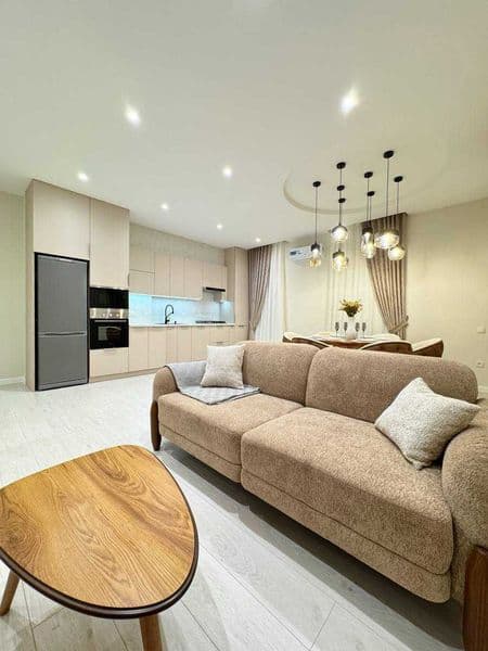 Сдается квартира с красивым ремонтом<br />
<br />
• Район: А