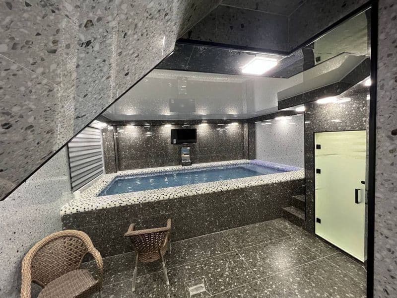 Сдаю 2 комнота Сауна и бассейном евроремонт с мебелью техник — фото 5