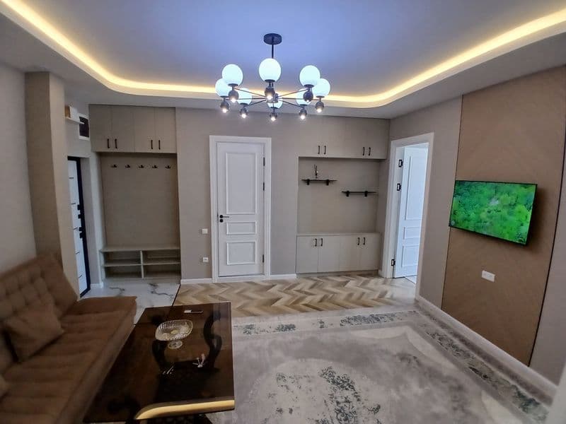 Сдаётся своя новая3х ком. квартира в центре города 2двух спа