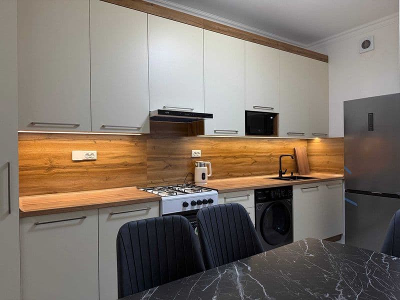 Янги 3 хонали квартира ижарага берилади<br />
Жуда кулай жой