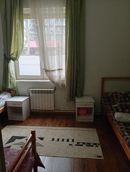 Сдам комнату будут жить три человека кухня санузел горячая в