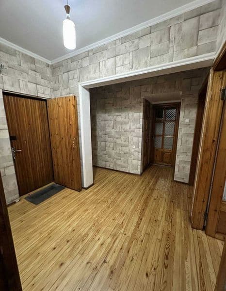 • Комнат: 3<br />
• Этаж: 3<br />
• Этажность: 9<br />
• Пло — фото 5