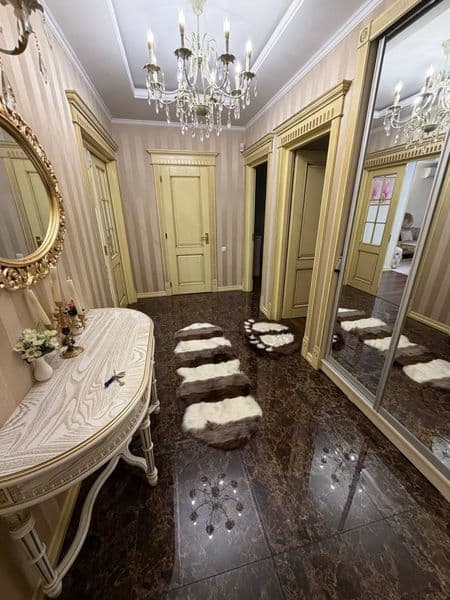 Квартира в Аренду в центре Ташкента <br />
3 комнатная 1 эта