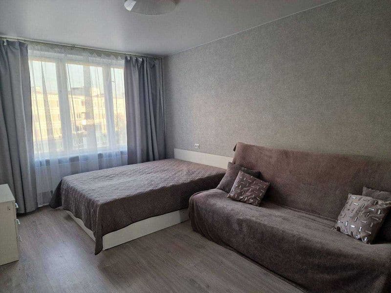 1 комнатная квартира на 4 этаже,<br />
В квартире есть все н