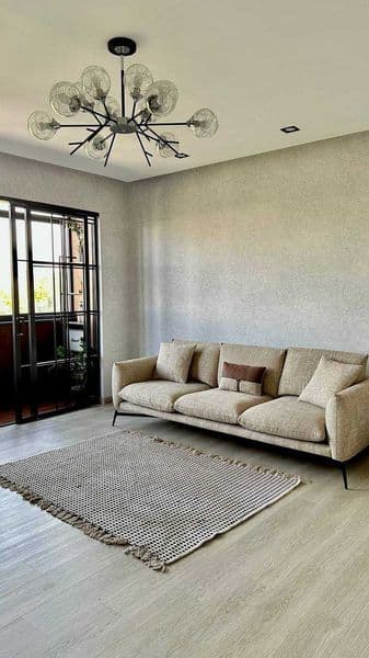 К вашему вниманию рады представить 4х комнатную квартиру на 