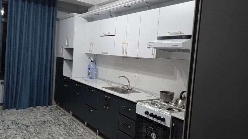Яккасарой тумани Бобур кучаси 12 этажли дом 6 чи этаж 82.4 к
