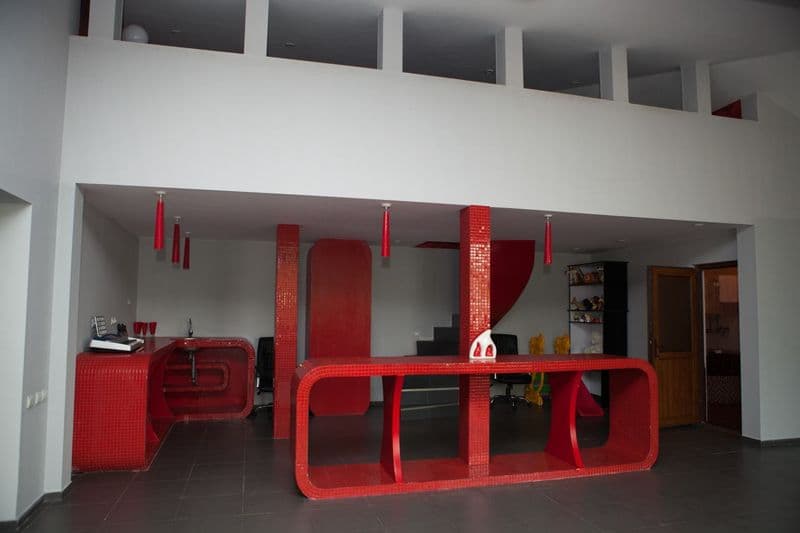 Квартира студийного типа. 150кв.м. в 4км. от м.БИЙ.<br />
Це