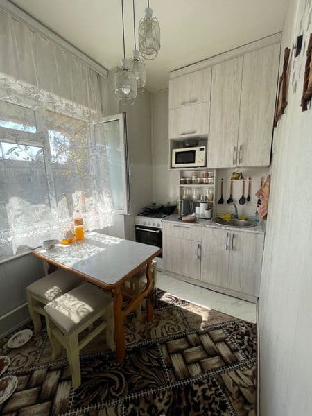 Уютная чистая квартира переделанная в двухкомнатную, сдается — фото 5