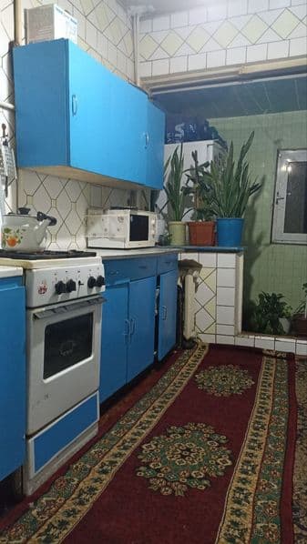 Kvartira Chilonzor metroda joylashgan , metrogacha 100 metr 